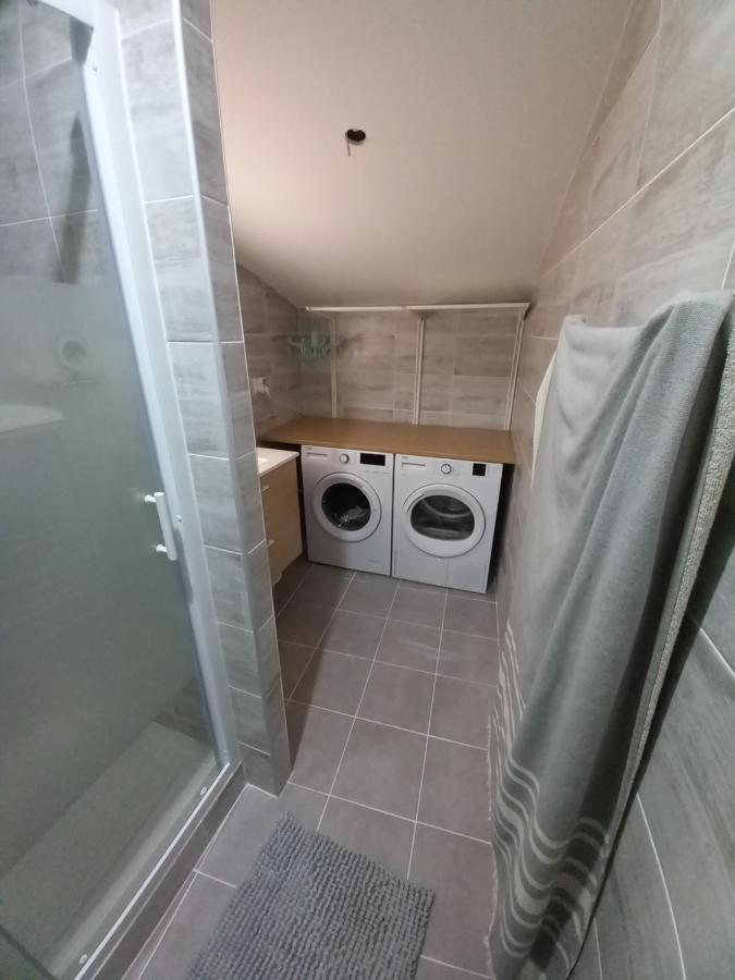 Tres Bel Appartement Condrieu Exterior photo